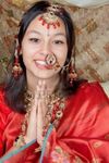 3995013-les-jeunes-indiens-de-donner-la-beaute-namaste-salut-de-l-39-inde.jpg