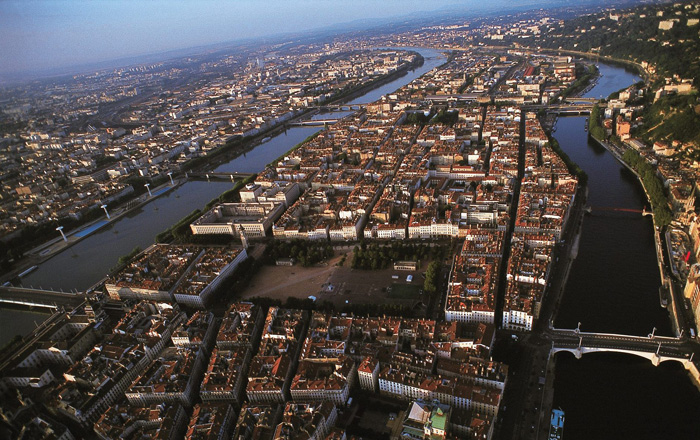Vue-aerienne-de-Lyon.jpg