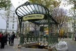 guimard-art-nouveau-metro.1198928221.jpg
