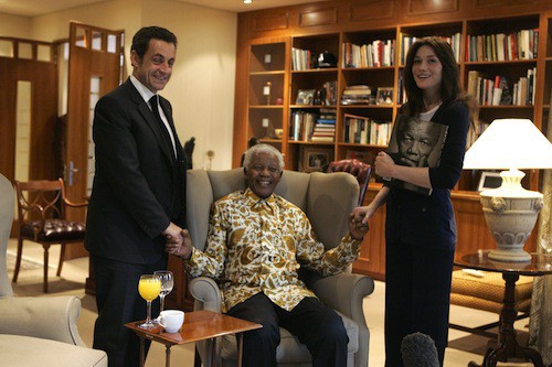 Nelson-Mandela-Carla-Bruni-Sarkozy-et-Nicolas-Sarkozy_portrait_w674.jpg